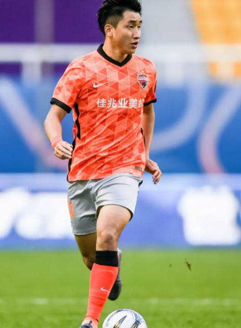 开云体育平台APP-进球盛宴：深圳佳兆业战平武汉三镇，局势胶着的简单介绍