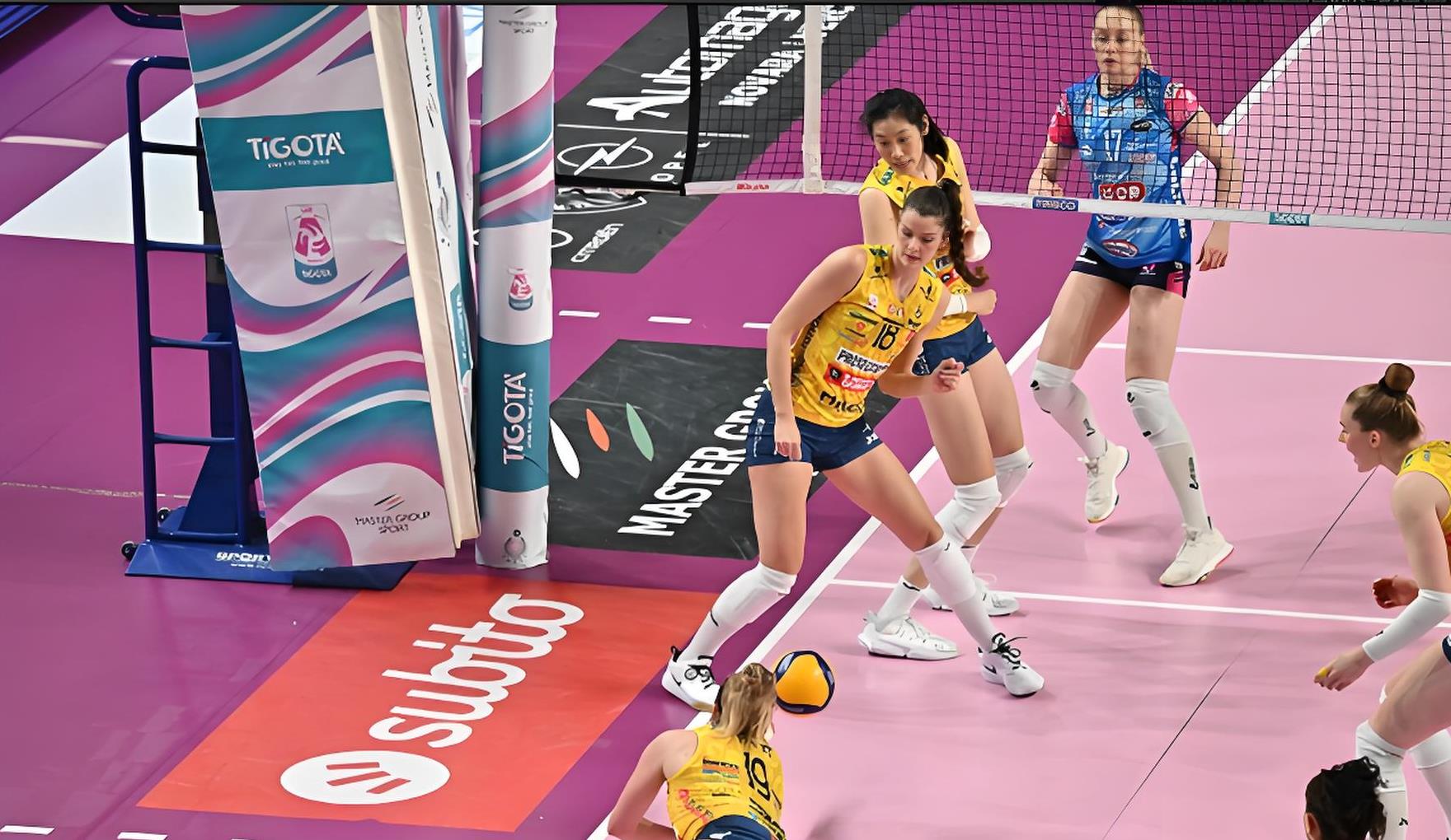 开云sport-意大利女篮队热身赛赢得胜利