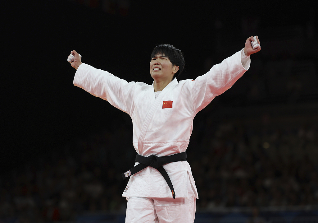 开云-热血澎湃!场上选手斗志昂扬不甘示弱的简单介绍