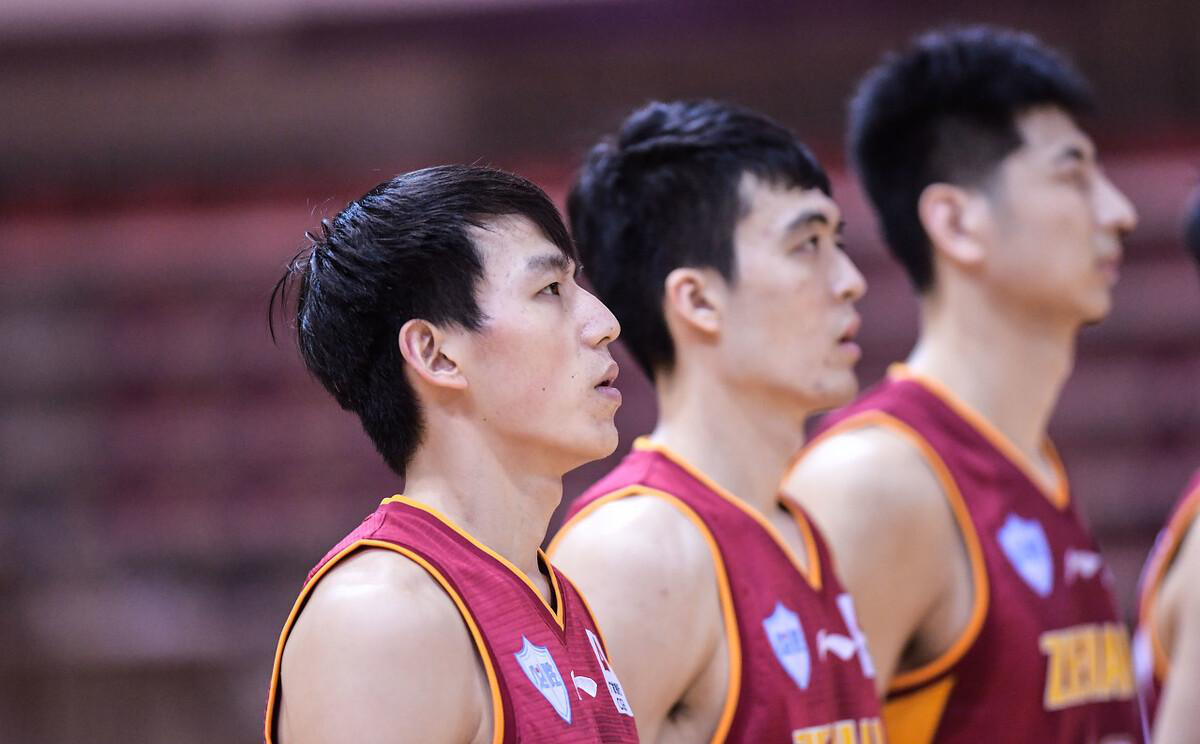 浙江队后防失守,被河南队逆袭 浙江队后防失守,被河南队逆袭