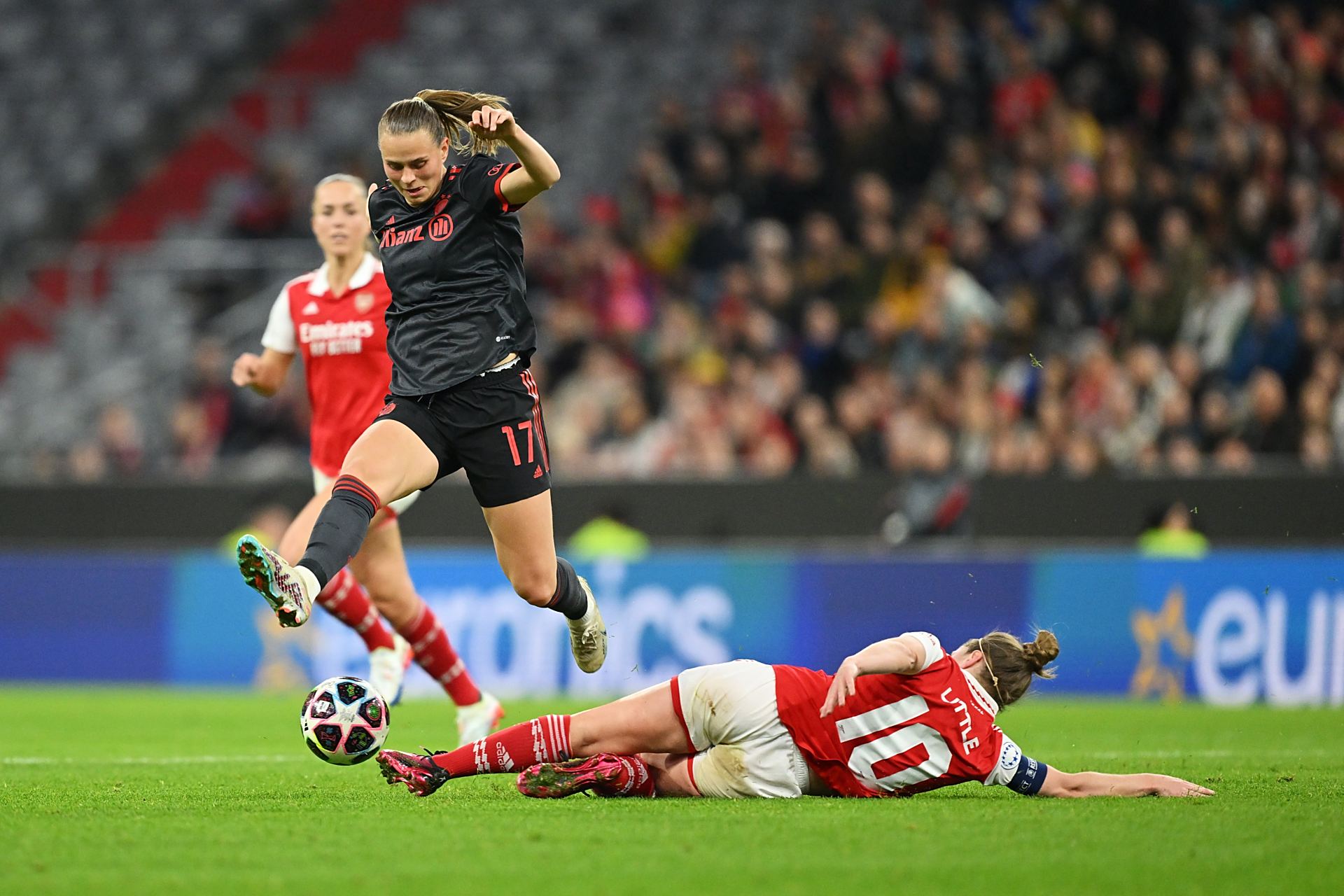 开云体育平台APP-关于罗马客场迎战巴塞罗那，面临巨大挑战的信息