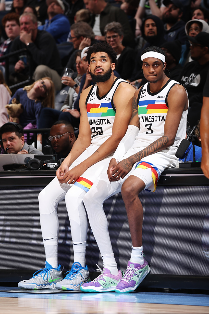 森林狼不敌凯尔特人,唐斯全力以赴无力回天 森林狼不敌凯尔特人,唐斯全力以赴无力回天