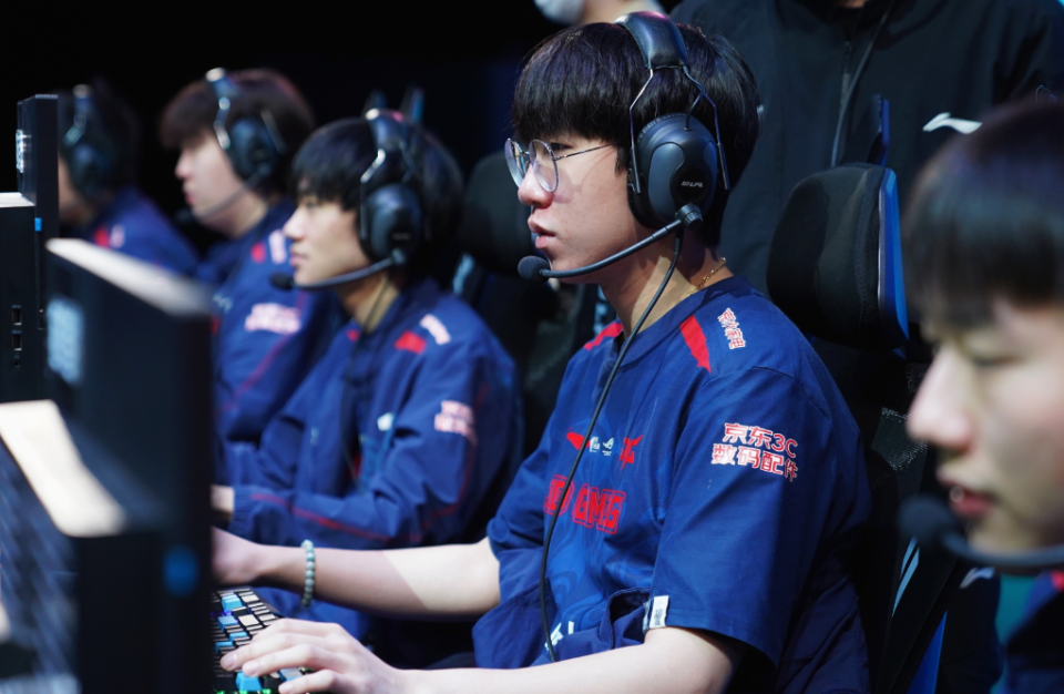 开云体育APP下载-关于JDG力克中国乒乓球队,罗德里戈团战一打五鏖战多局小组赛,成为赛场最大亮点的信息