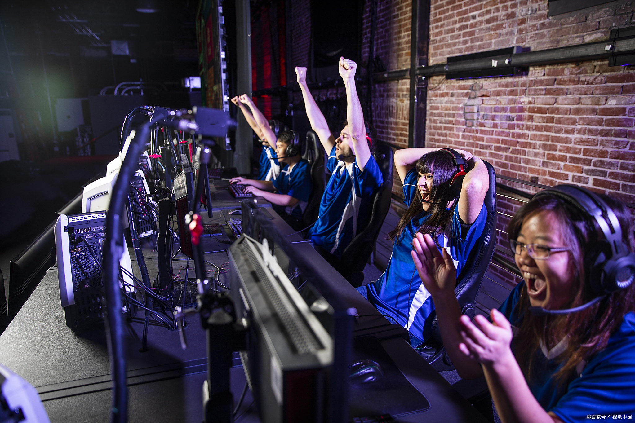 场面火爆!FIFA电竞观众席沸腾不已的简单介绍 场面火爆!FIFA电竞观众席沸腾不已的简单介绍