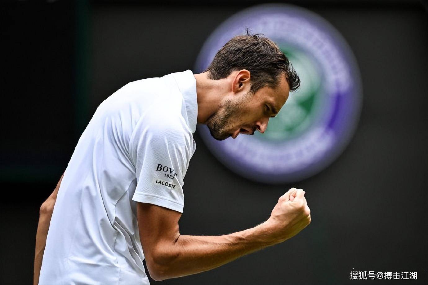 包含拉沃尔杯横扫温网，辛纳点燃赛场的词条