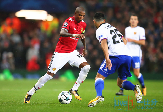 开云体育APP下载-瓦伦西亚不敌对手,连续两轮不胜形势严峻