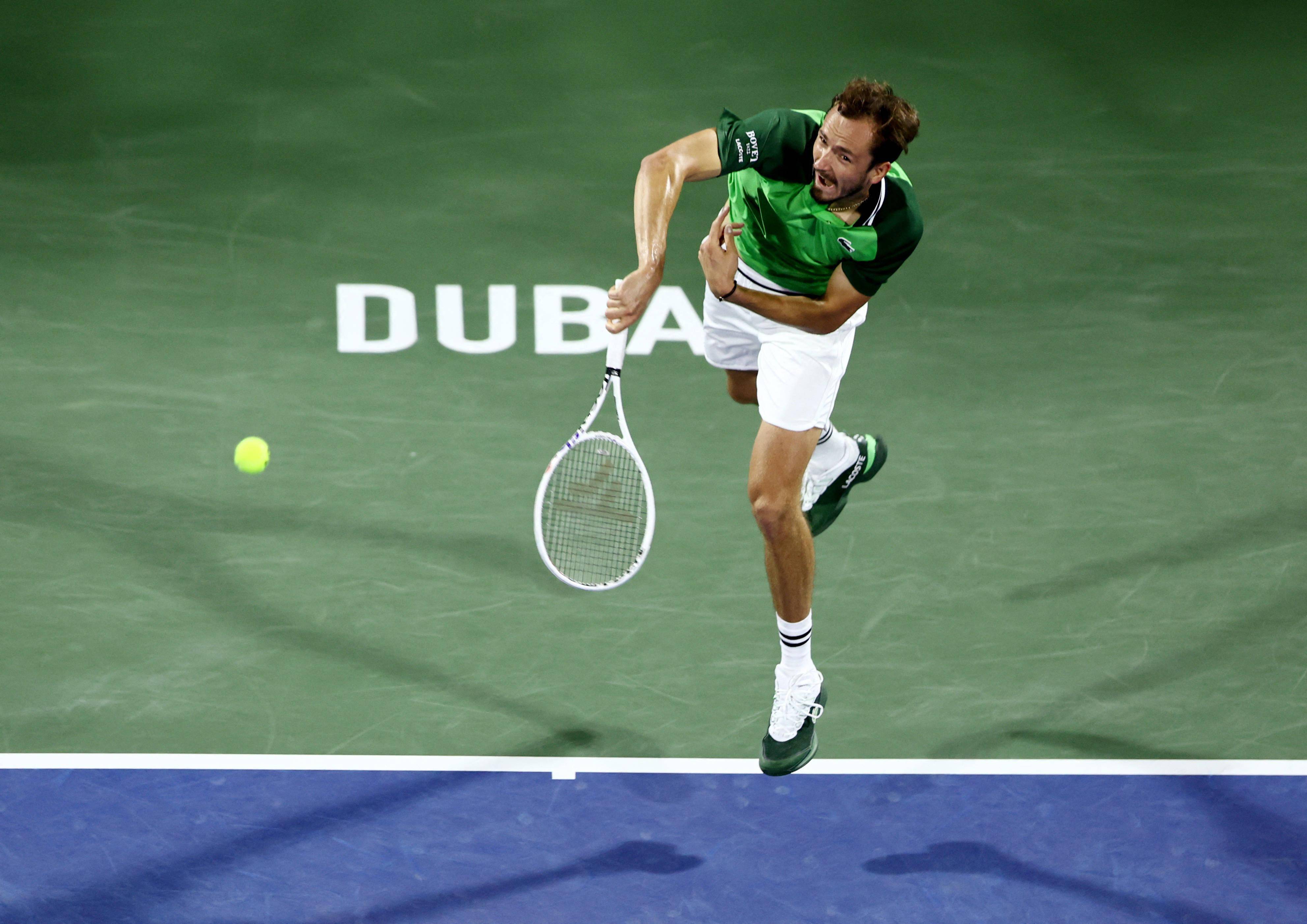 拉沃尔杯险胜年终总决赛，梅德韦杰夫点燃赛场