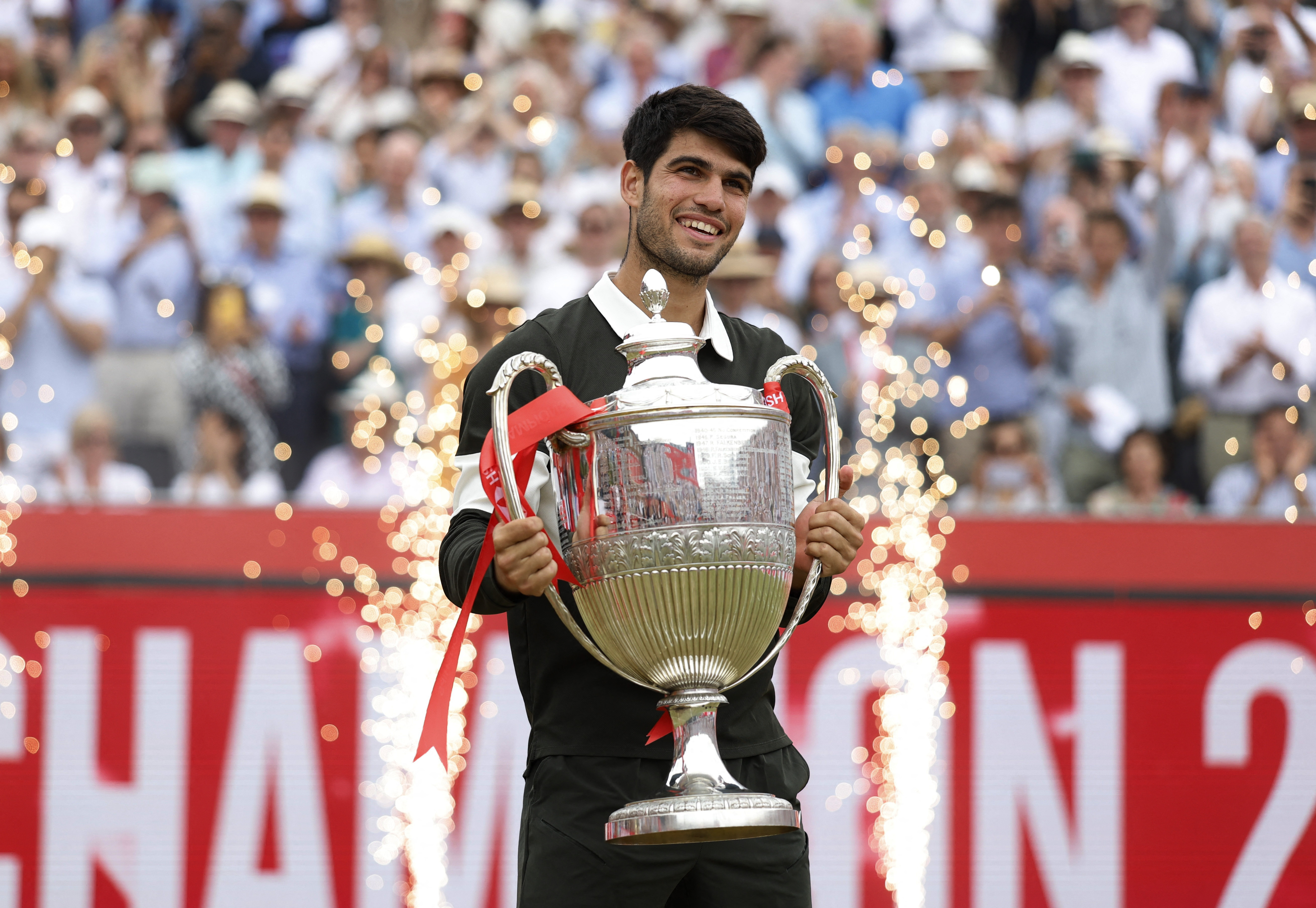 开云体育-戴维斯杯翻盘拉沃尔杯,阿尔卡拉斯刷新纪录