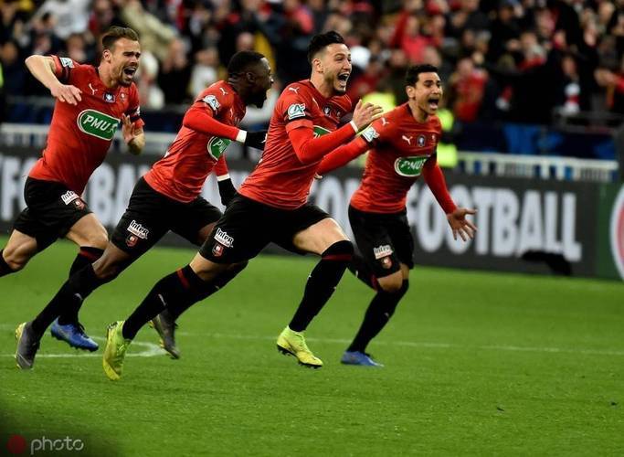 巴黎FC主场战平里昂,争霸闷平 巴黎FC主场战平里昂,争霸闷平