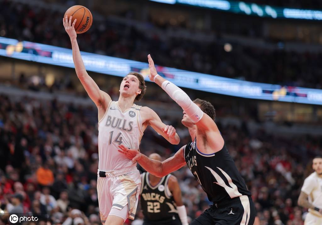 开云体育登录-快船绝杀雄鹿，武切维奇惊艳四座