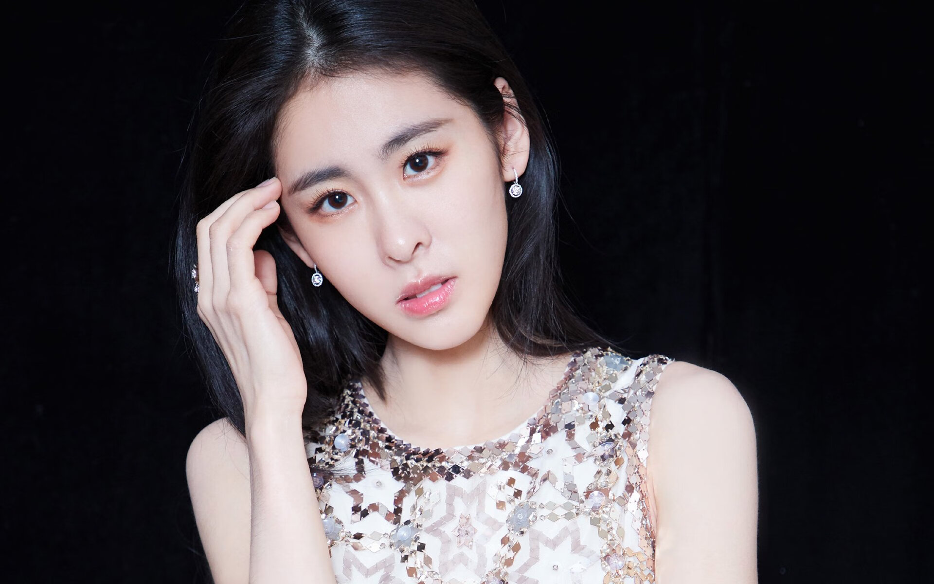 开云sport-寒夜底特律，开拓者冷锋过境，小贾伦在嘘声中完成救赎