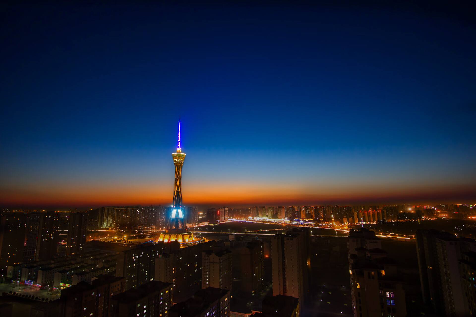 开云-绿茵君主登基夜,萨内用血肉之躯在法摩鏖战中签下2026王座契约