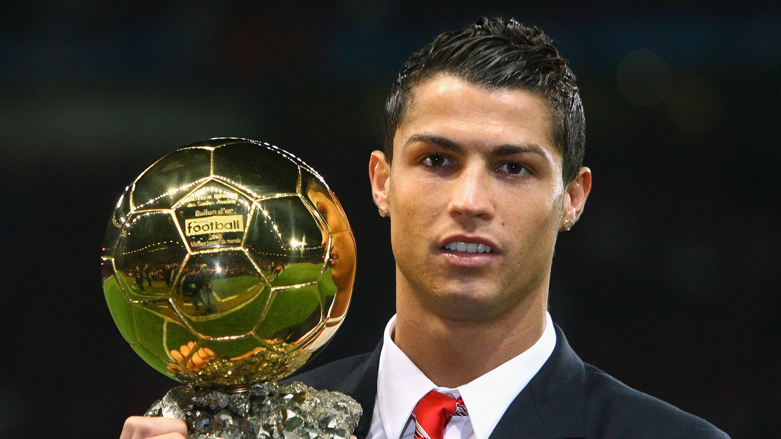 开云下载-巨轮与风浪，英超争冠格局的亚特兰蒂斯式考验