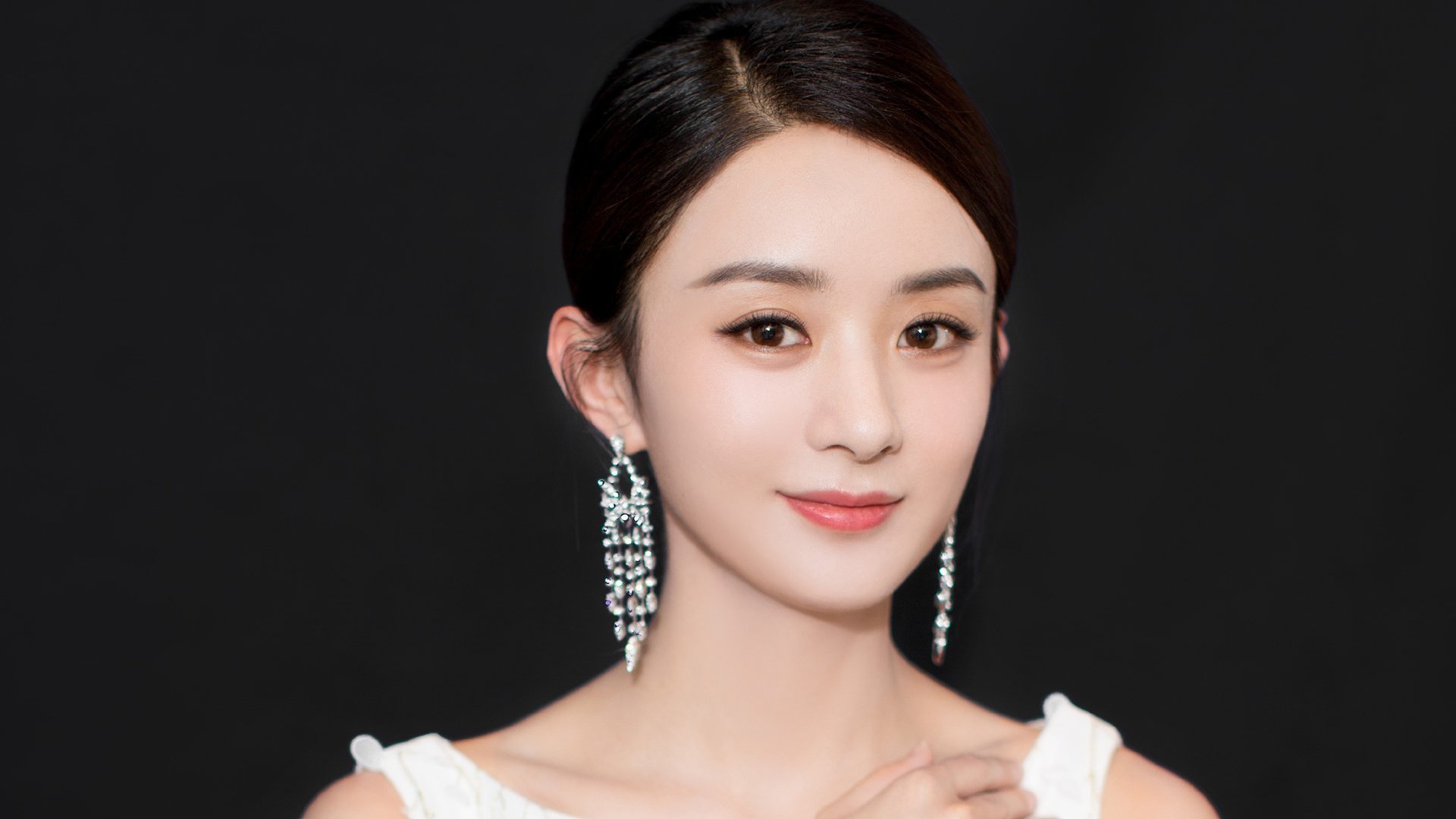 锁链与利刃，贝恩末节15分撕破太阳，老鹰防守将布克逼至死角